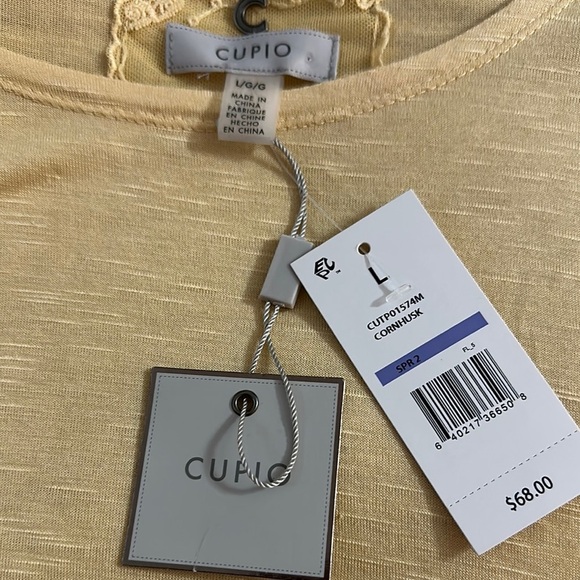 Yellow Eyelet Sleeve Top - Picture 2 of 4